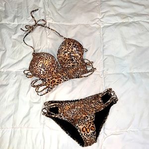 Leopard print two-piece swimwear